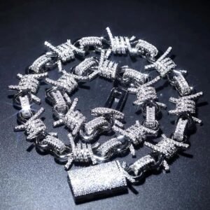 Barbed wire link chain