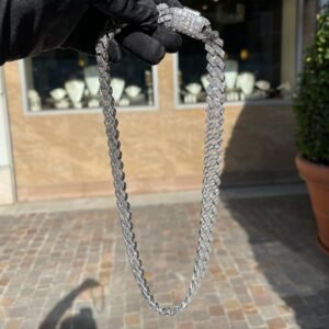 Cuban necklace with baguettes