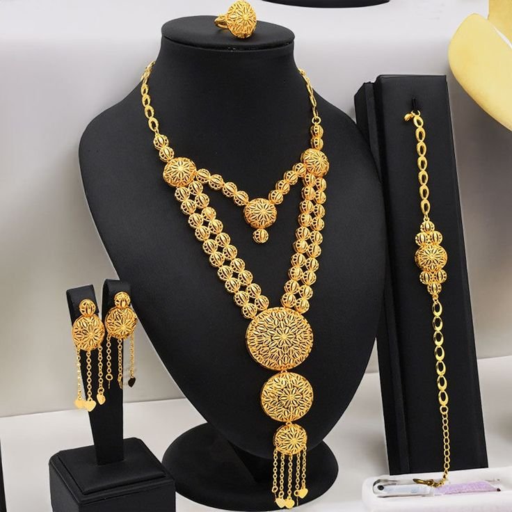 Gold Jewelry: The Complete Buying Guide 16 gold jewelry